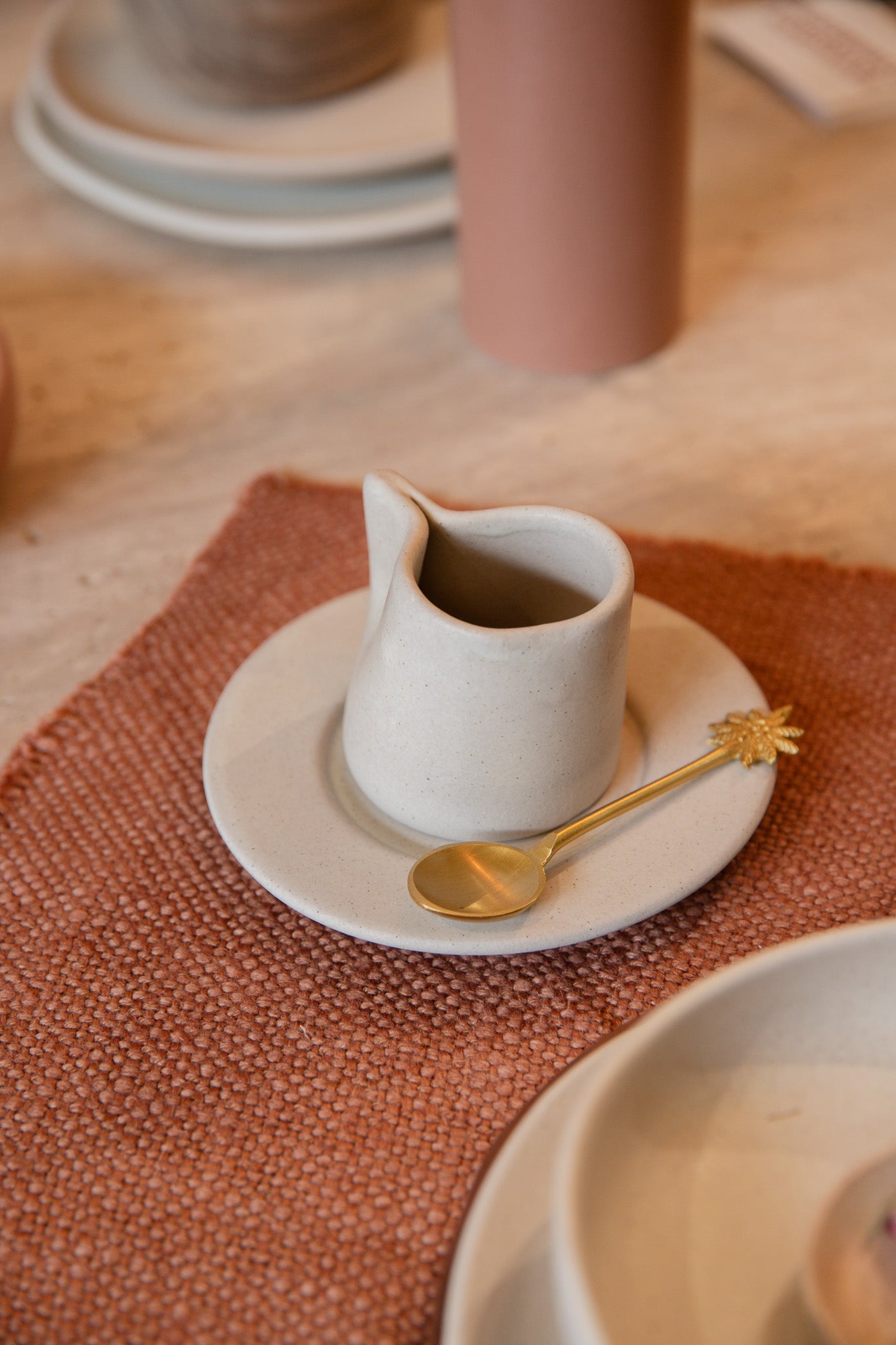Mizaan koffie kopje met schotel - creme