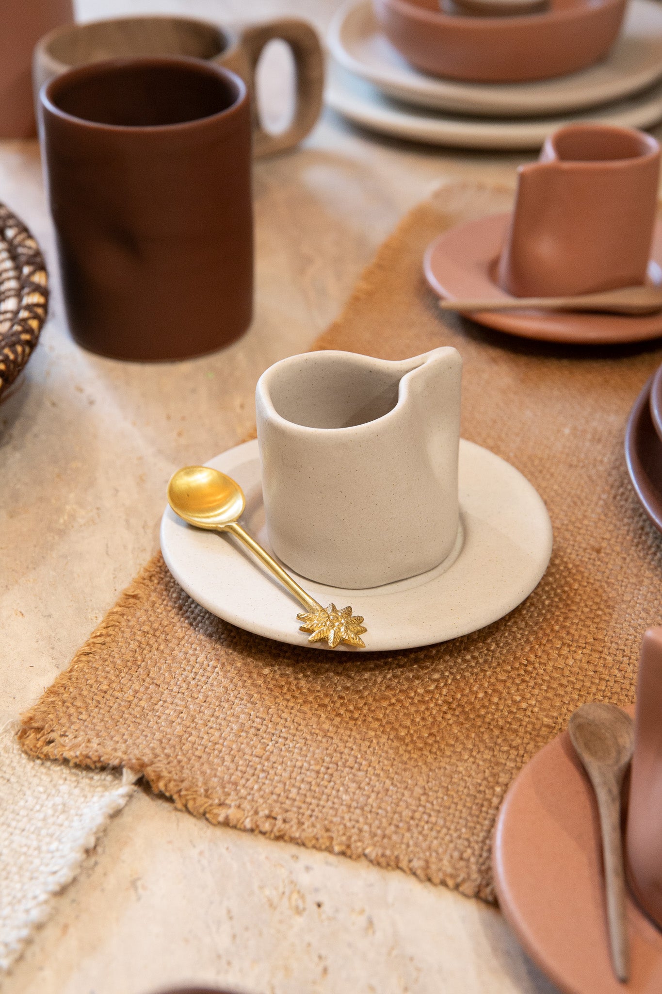 Mizaan koffie kopje met schotel - creme