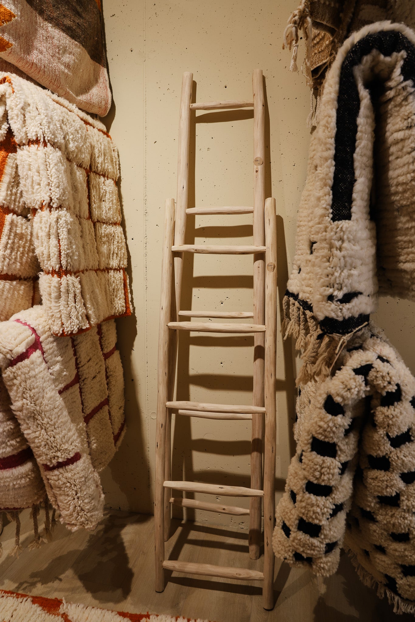 Ladder - S