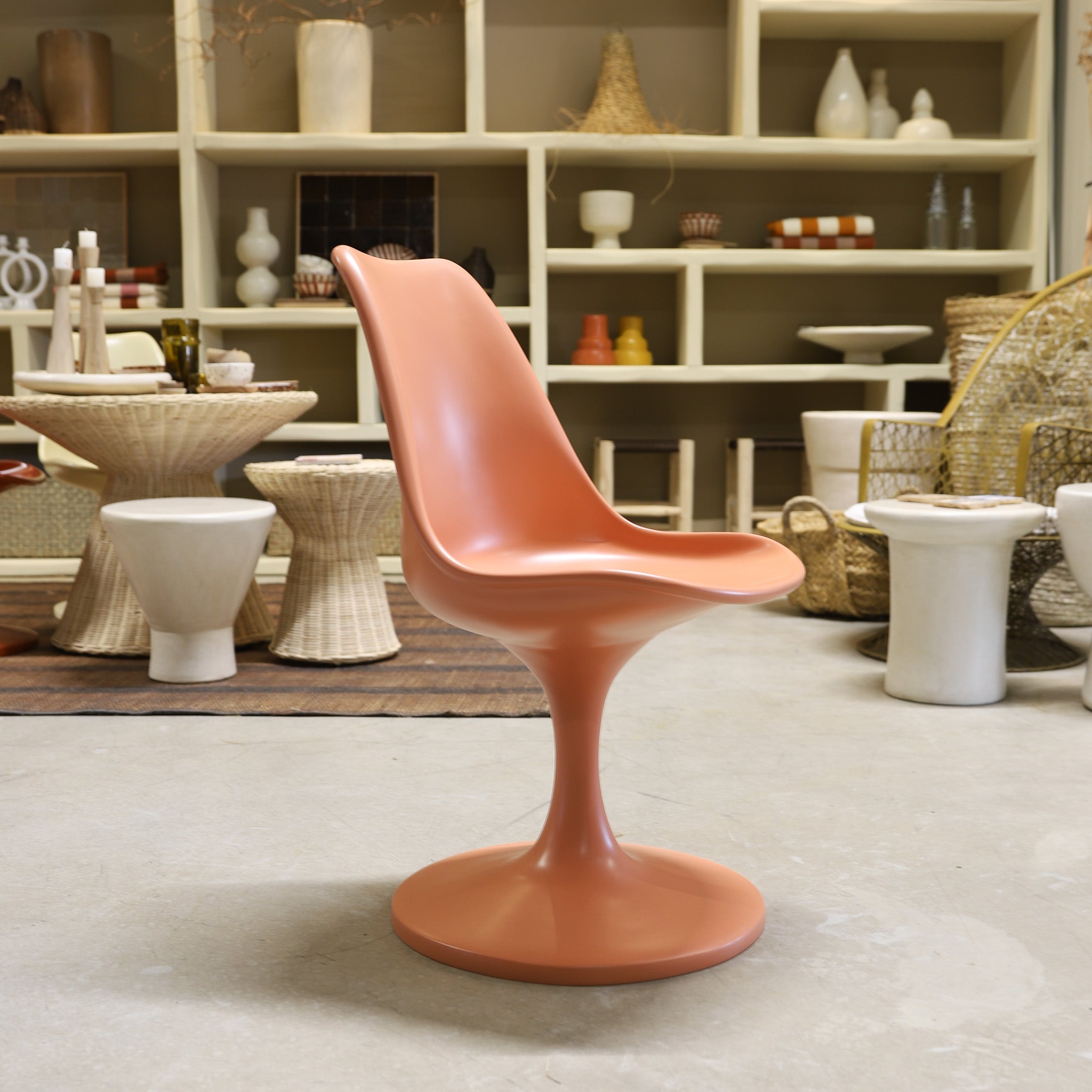 stoel Tulip - poeder roze - polyester
